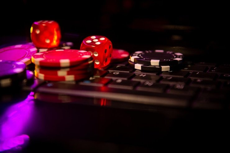 slot404 login platform showing live dealer table, sportsbook odds, and slot games across mobile and desktop